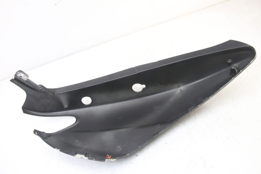 photo de REAR LEFT PANEL YAMAHA NEOS NEO'S 4T 50 (2008 - 2016) - Fixing points details