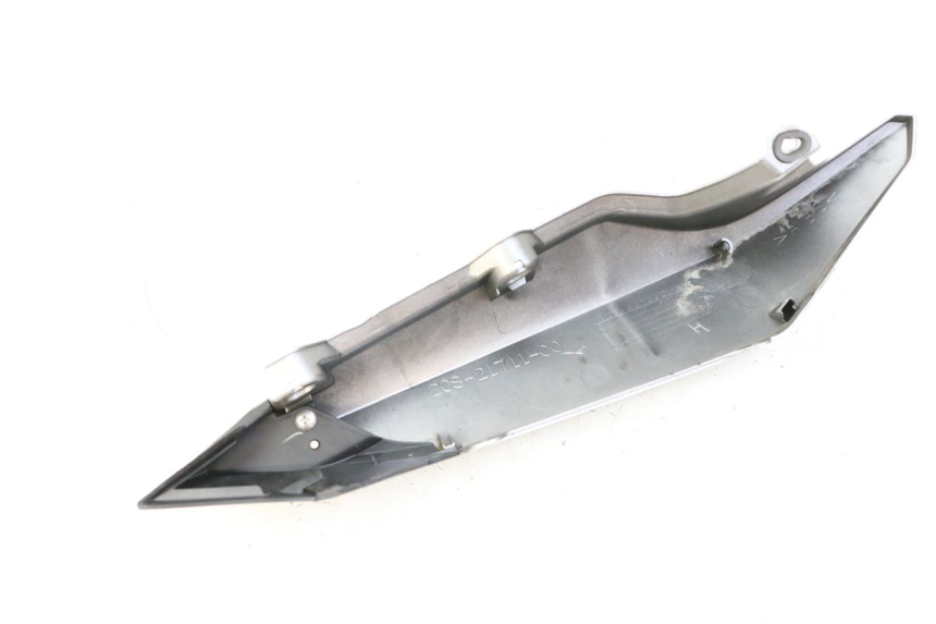 photo de REAR LEFT PANEL YAMAHA XJ6 600 (2008 - 2016) - Fixing points details