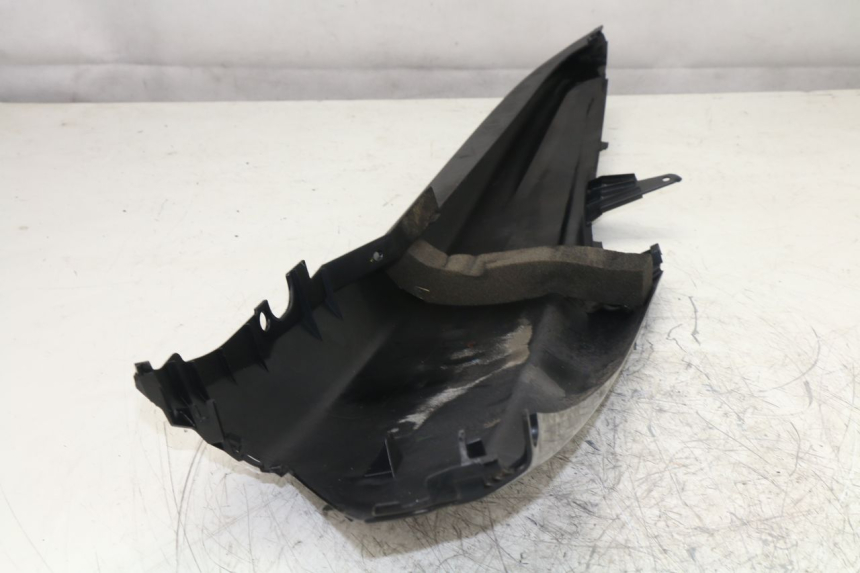photo de REAR LEFT PANEL YAMAHA YP MAJESTY ABS 400 (2007 - 2009) - Technical close-up
