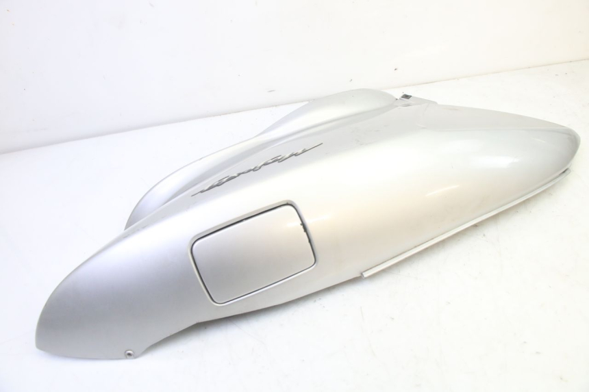 photo de REAR LEFT PANEL YAMAHA YP MAJESTY 125 (2002 - 2006) - Fixing points details