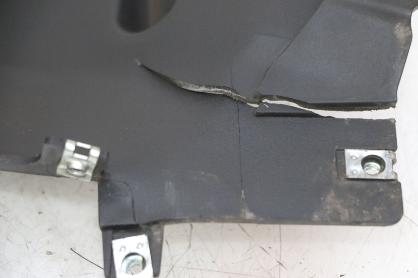 photo de RIGHT FRONT FAIRING QUADRO 4 4D 350 (2015 - 2018) - Component detail