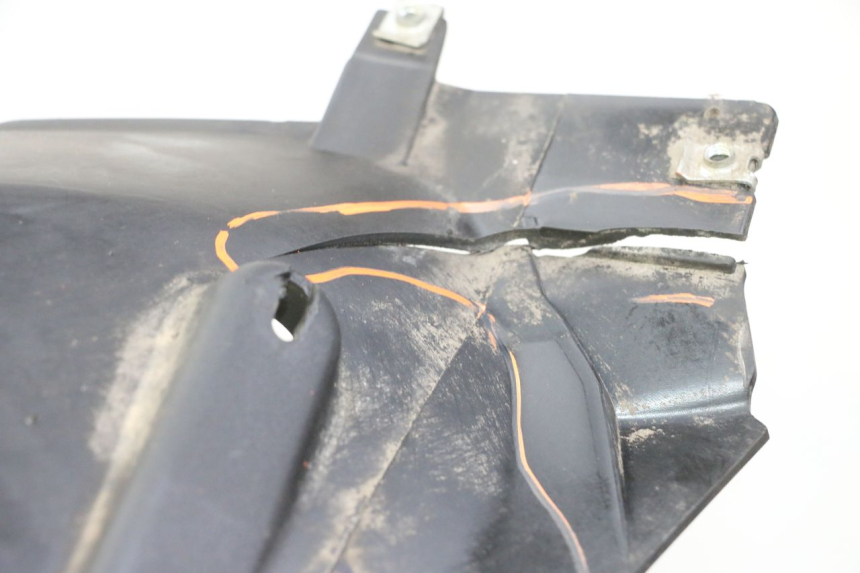 photo de RIGHT FRONT FAIRING QUADRO 4 4D 350 (2015 - 2018) - Zoom on usage condition