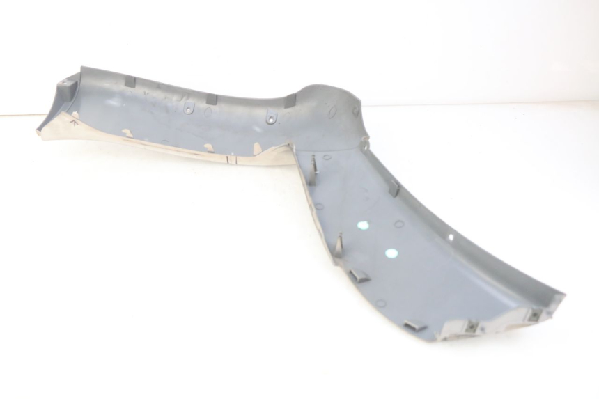 photo de RIGHT FRONT SIDE PANEL ECCITY ARTELEC 670 1 (2013 - 2017) - Zoom on usage condition