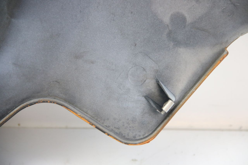 photo de RIGHT FRONT SIDE PANEL APRILIA ATLANTIC 500 (2002 - 2003) - Detailed visual inspection