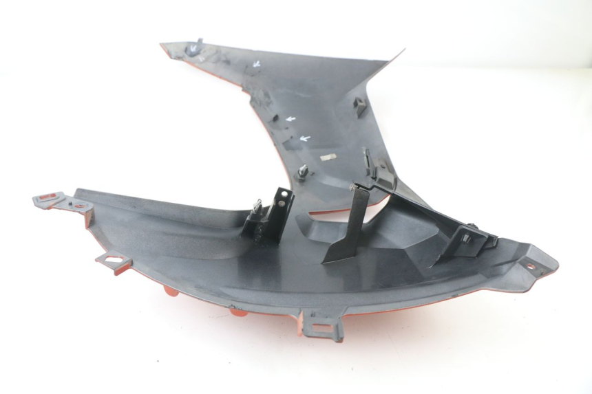 photo de RIGHT FRONT FAIRING BMW C SPORT 650 (2015 - 2021) - Zoom on usage condition