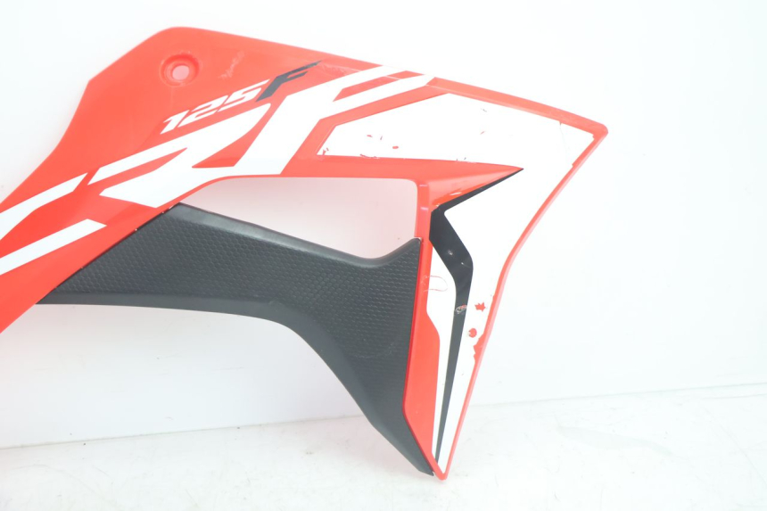 photo de RIGHT FRONT FAIRING HONDA CRF CR-F 125 (2020 - 2021) - Zoom on usage condition