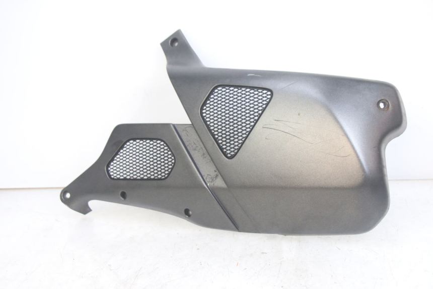 photo de RIGHT FRONT SIDE PANEL GILERA DNA 50 (2000 - 2007) - Technical close-up