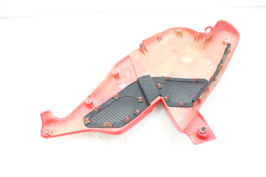 photo de RIGHT FRONT SIDE PANEL GILERA DNA 50 (2000 - 2007) - Zoom on usage condition