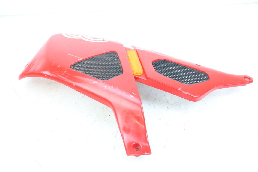 photo de RIGHT FRONT SIDE PANEL GILERA DNA 50 (2000 - 2007) - Fixing points details