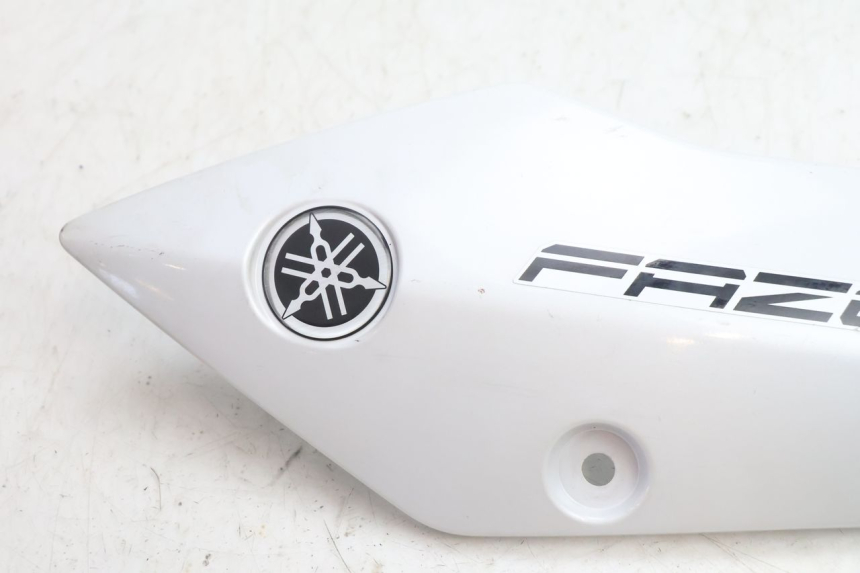 photo de RIGHT FRONT FAIRING YAMAHA FZ8 800 (2010 - 2016) - Component detail