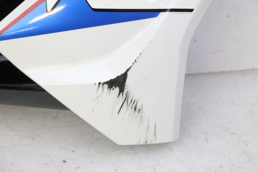 photo de RIGHT FRONT FAIRING BMW G310 R 310 (2016 - 2020) - Distinctive features