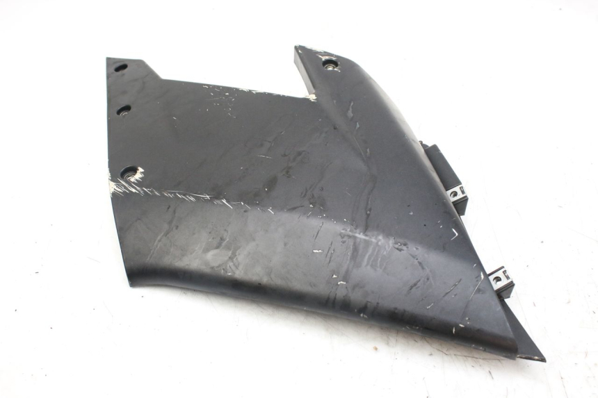 photo de RIGHT FRONT SIDE PANEL DERBI GPR 50 (2004 - 2009) - Fixing points details