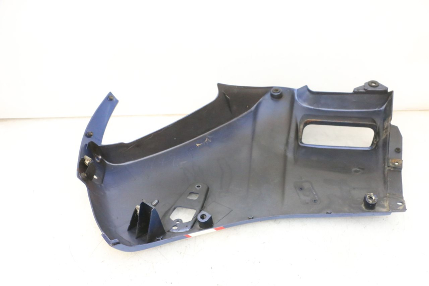 photo de RIGHT FRONT FAIRING KAWASAKI GPX R WARBIRD 600 (1988 - 1993) - Fixing points details