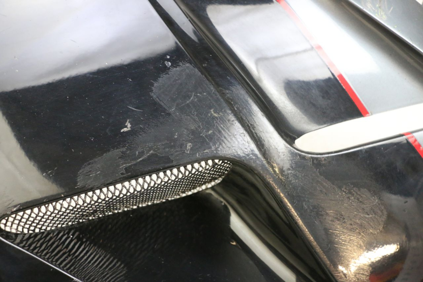 photo de RIGHT FRONT FAIRING KAWASAKI GPZ RX 1000 (1986 - 1988) - Zoom on usage condition