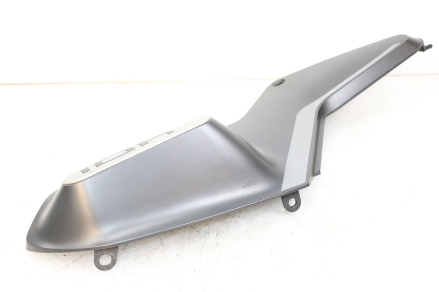 photo de RIGHT FRONT FAIRING HUSQVARNA SVARTPILEN 401 (2018 - 2023) - Fixing points details