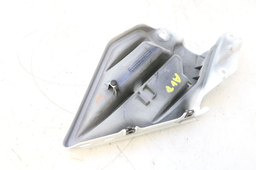 photo de FRONT RIGHT LOWER SIDE PANEL YAMAHA FZ8 800 (2010 - 2016) - Alternative perspective