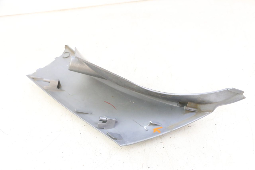 photo de RIGHT FRONT FAIRING SYM JOYMAX 125 (2010 - 2017) - Zoom on usage condition