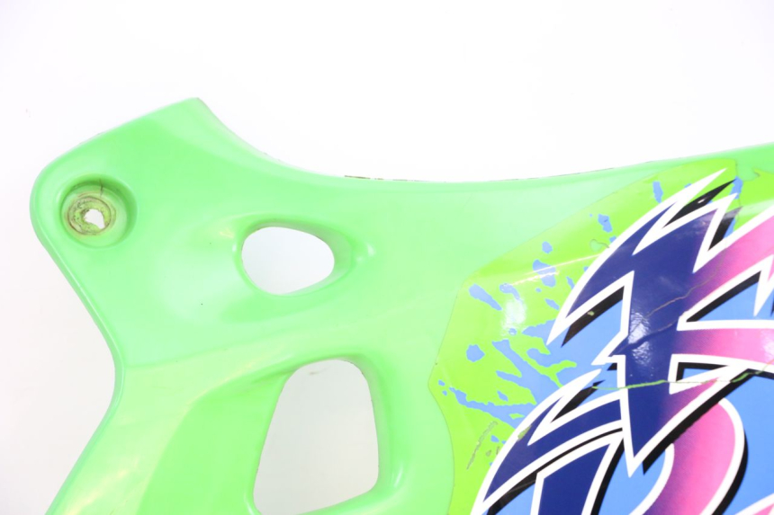 photo de RIGHT FRONT FAIRING KAWASAKI KDX 125 (1990 - 1991) - Surface and material condition