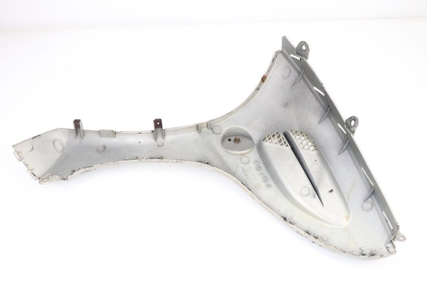 photo de RIGHT FRONT FAIRING KYMCO COBRA 100 (1998 - 2003) - Zoom on usage condition