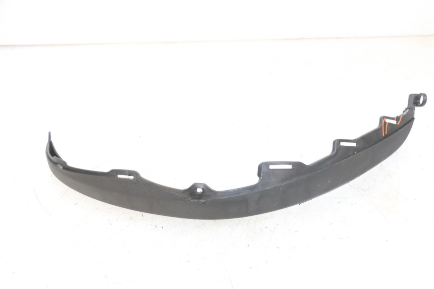 photo de RIGHT FRONT FAIRING PIAGGIO MP3 500 (2016 - 2018) - Zoom on usage condition