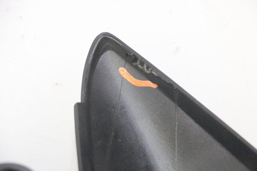 photo de RIGHT FRONT FAIRING HONDA NTV DEAUVILLE ABS 700 (2007 - 2016) - Technical close-up