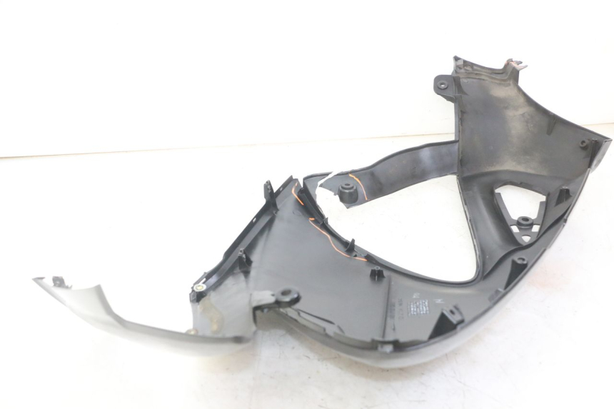 photo de RIGHT FRONT FAIRING HONDA NTV DEAUVILLE ABS 700 (2007 - 2016) - Fixing points details