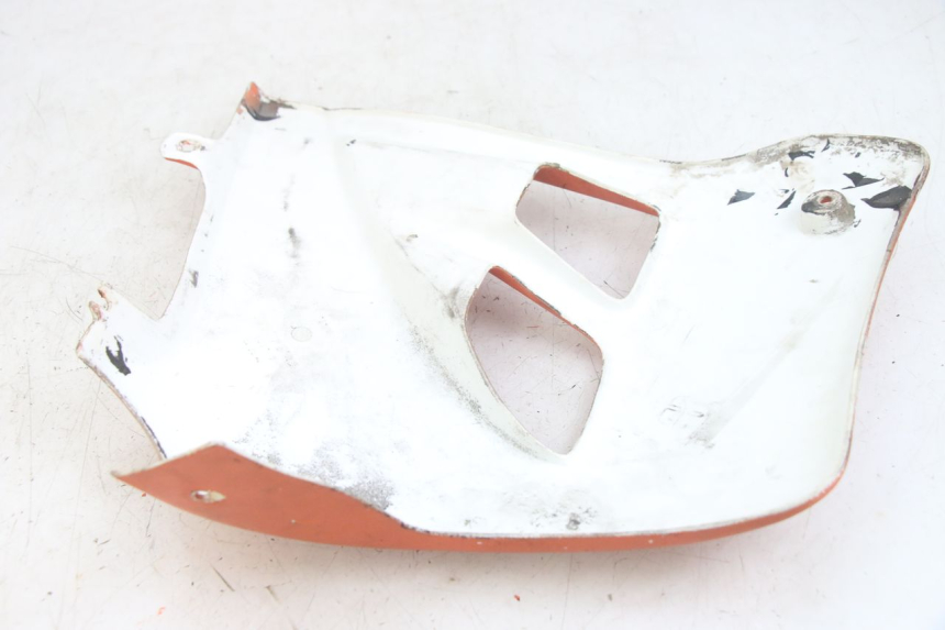 photo de RIGHT FRONT SIDE PANEL GILERA RK 50 (1996 - 1999) - Technical close-up