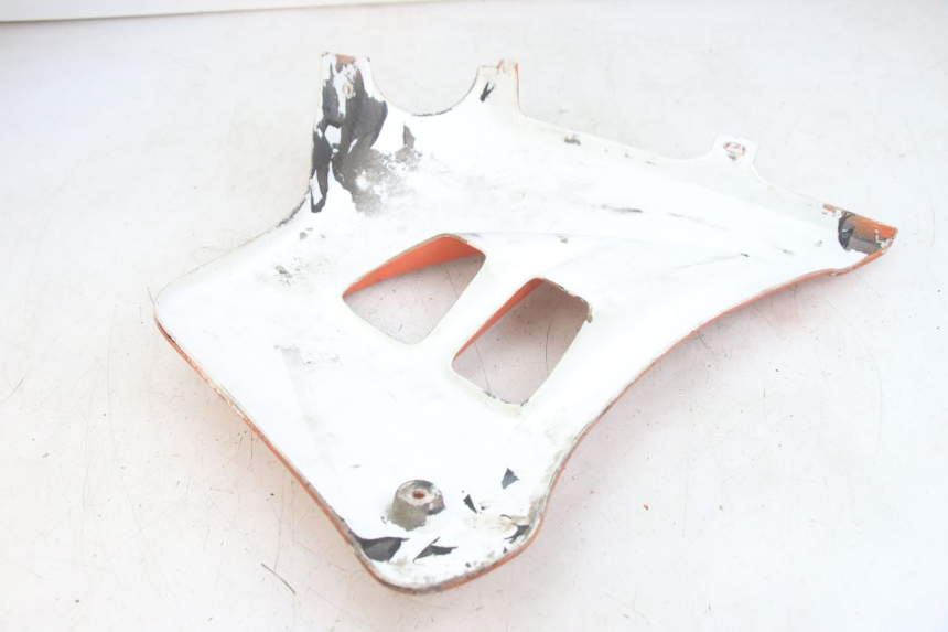 photo de RIGHT FRONT SIDE PANEL GILERA RK 50 (1996 - 1999) - Fixing points details