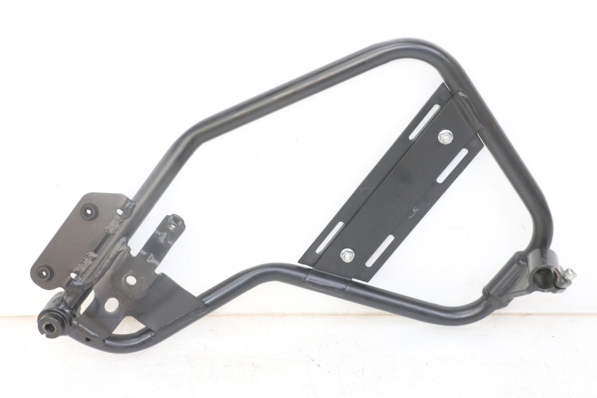 photo de RIGHT FRONT FAIRING ROYAL ENFIELD HYMALAYAN 410 (2016 - 2023) - Technical close-up