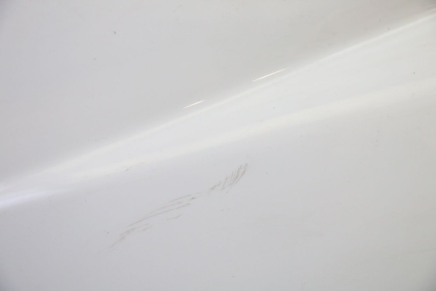 photo de RIGHT FRONT FAIRING PEUGEOT SATELIS 125 (2010 - 2012) - Zoom on usage condition