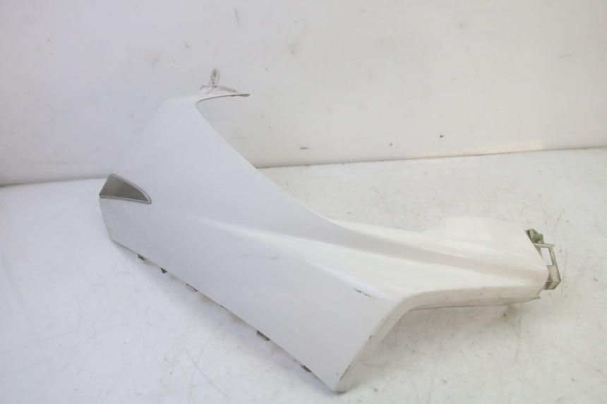 photo de RIGHT FRONT FAIRING PEUGEOT SATELIS 125 (2010 - 2012) - Technical close-up