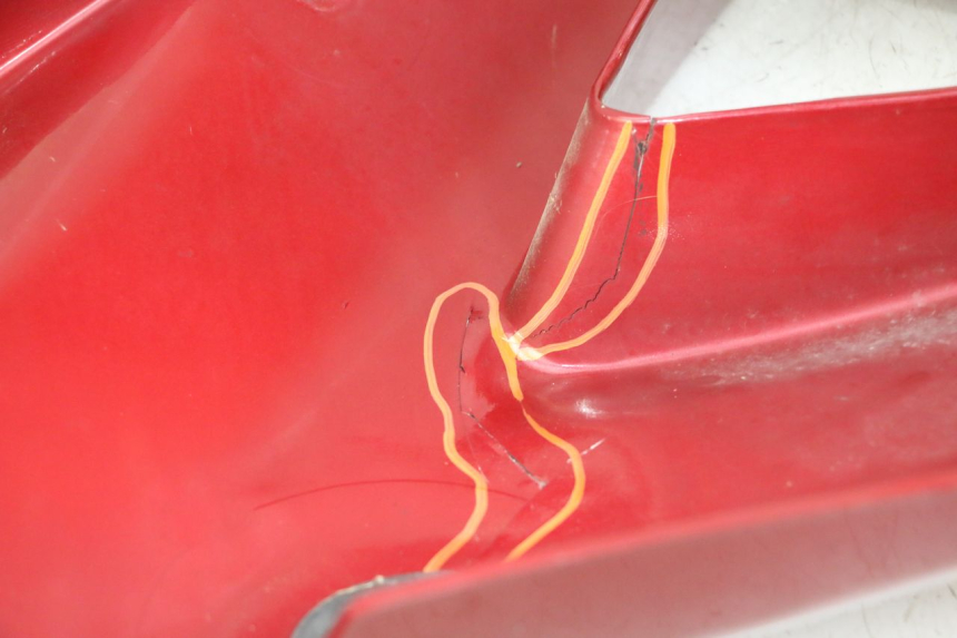 photo de RIGHT FRONT FAIRING TRIUMPH SPRINT 900 (1995 - 1998) - Zoom on usage condition