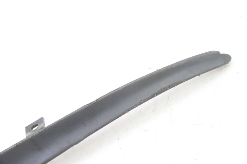 photo de RIGHT FRONT FAIRING PIAGGIO SUPER LX 125 (2000 - 2003) - Zoom on usage condition