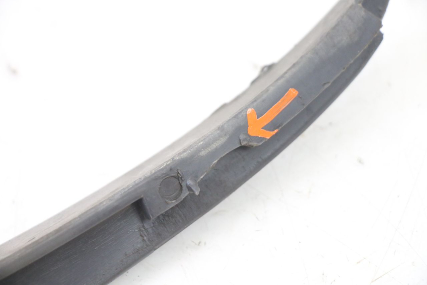 photo de RIGHT FRONT FAIRING PIAGGIO SUPER LX 125 (2000 - 2003) - Surface and material condition