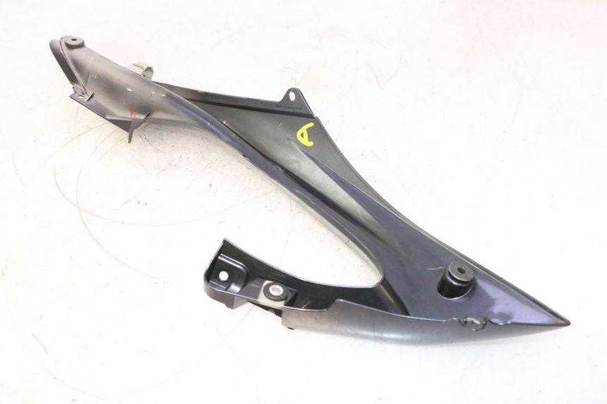 photo de FRONT RIGHT UPPER SIDE PANEL YAMAHA YZF R6 600 (2008 - 2009) - Additional view of the item