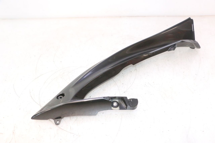 photo de FRONT RIGHT UPPER SIDE PANEL YAMAHA YZF R6 600 (2008 - 2009) - Fixing points details