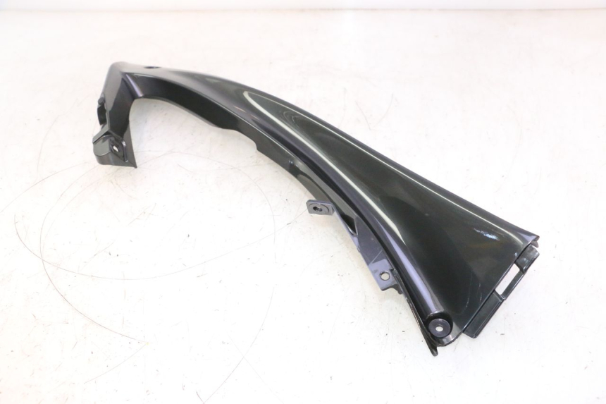 photo de FRONT RIGHT UPPER SIDE PANEL YAMAHA YZF R6 600 (2008 - 2009) - Surface and material condition