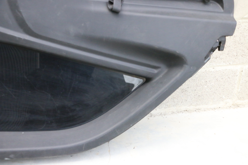 photo de RIGHT FRONT FAIRING RENAULT TWIZY 45 (2012 - 2019) - Focus on structure