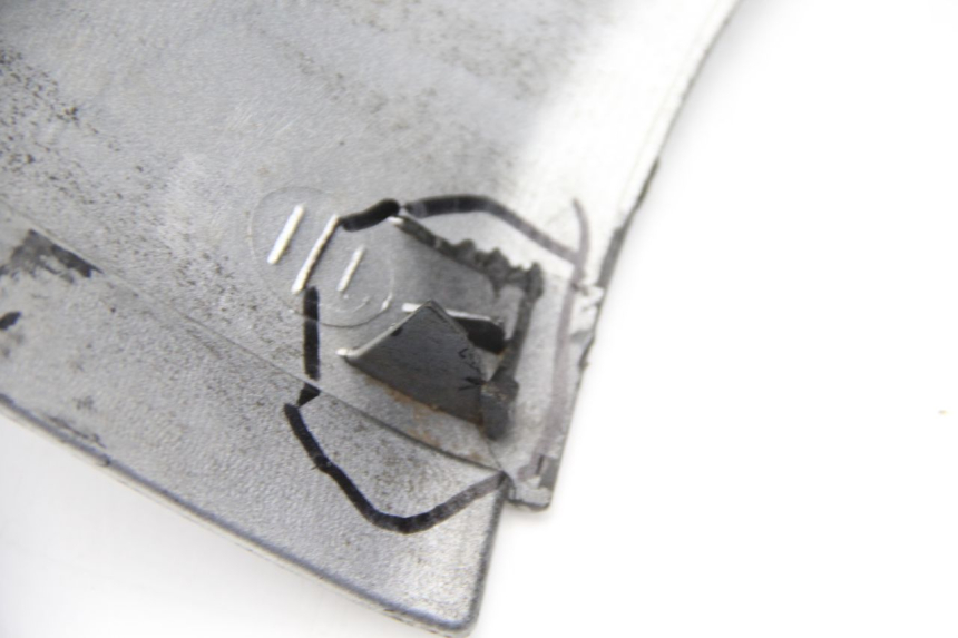 photo de RIGHT FRONT FAIRING SUZUKI UC EPICURO 125 (1999 - 2003) - Zoom on usage condition