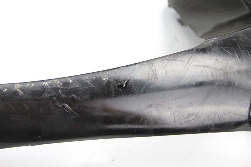 photo de RIGHT FRONT FAIRING SUZUKI UC EPICURO 125 (1999 - 2003) - Technical close-up