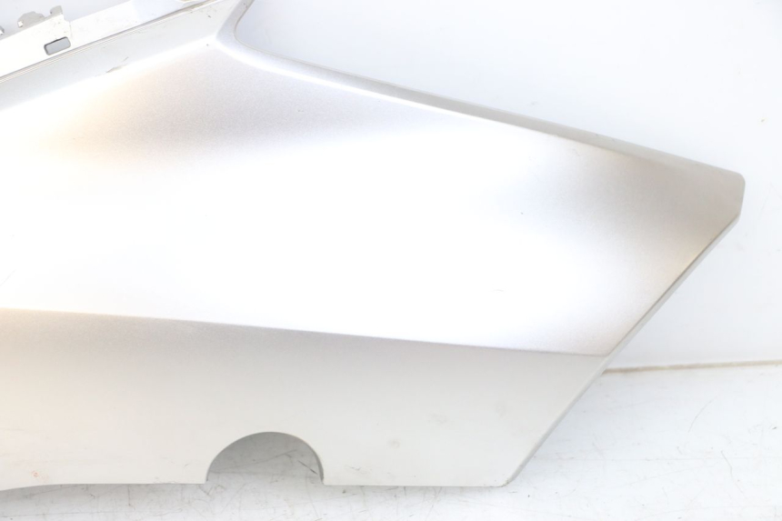 photo de RIGHT FRONT SIDE PANEL YAMAHA XMAX X-MAX ABS 125 (2017 - 2020) - High-resolution close-up