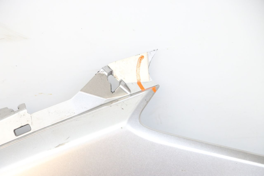 photo de RIGHT FRONT SIDE PANEL YAMAHA XMAX X-MAX ABS 125 (2017 - 2020) - Focus on structure