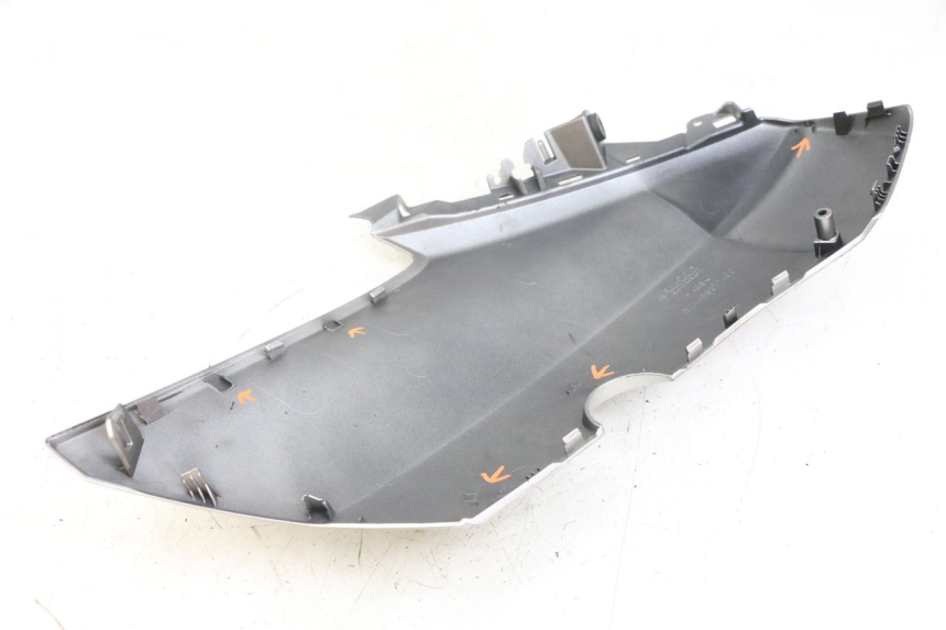 photo de RIGHT FRONT SIDE PANEL YAMAHA XMAX X-MAX ABS 125 (2017 - 2020) - Product overview