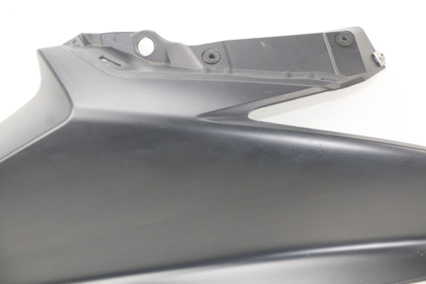 photo de RIGHT FRONT FAIRING YAMAHA XP T-MAX TMAX 500 (2008 - 2012) - Fixing points details