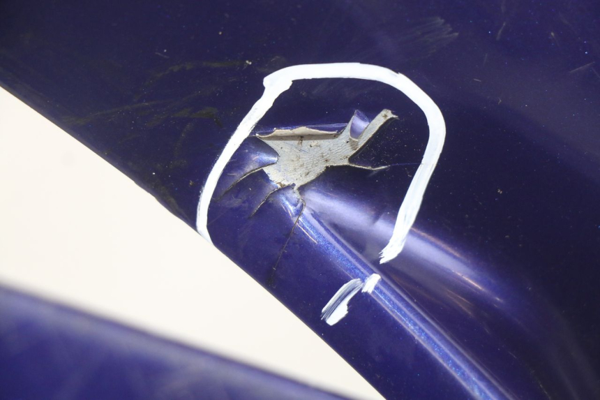 photo de RIGHT FRONT SIDE PANEL YAMAHA YZF R1 1000 (2007 - 2008) - Fixing points details