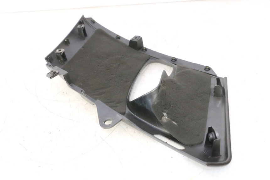 photo de RIGHT FRONT FAIRING KAWASAKI ZZR 600 (1995 - 2004) - Distinctive features