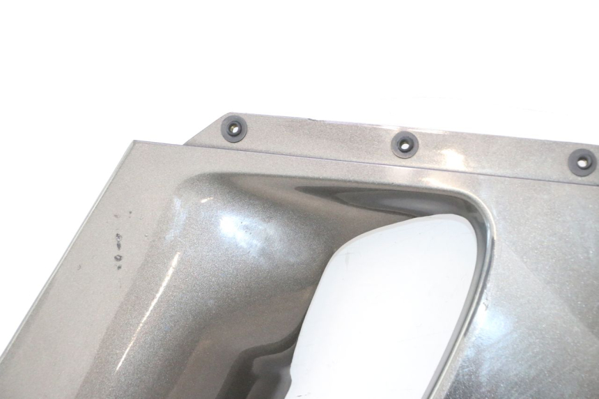 photo de RIGHT FRONT FAIRING KAWASAKI ZZR 600 (1995 - 2004) - Zoom on usage condition