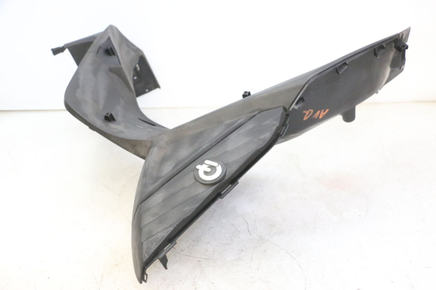 photo de LEFT FRONT FAIRING QUADRO 4 4D 350 (2015 - 2018) - Additional view of the item