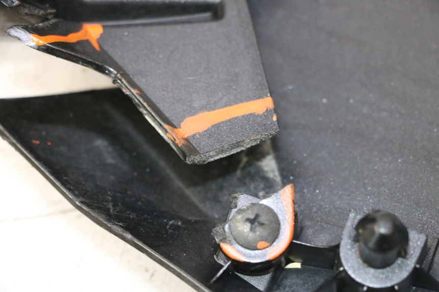 photo de LEFT FRONT SIDE PANEL KAWASAKI ER-6 ER6 F ABS 650 (2012 - 2016) - Surface and material condition
