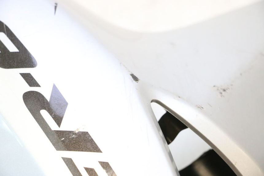 photo de LEFT FRONT FAIRING KAWASAKI ER-6 ER6 N 650 (2005 - 2009) - Zoom on usage condition